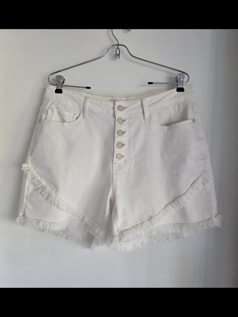 Judy Blue White High-Rise Frayed Button-Front Denim Shorts 1xl